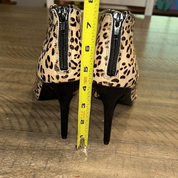 NWOT Carlos Santana Veruca Heels size 7.5. Leather and real fur - Picture 4 of 13